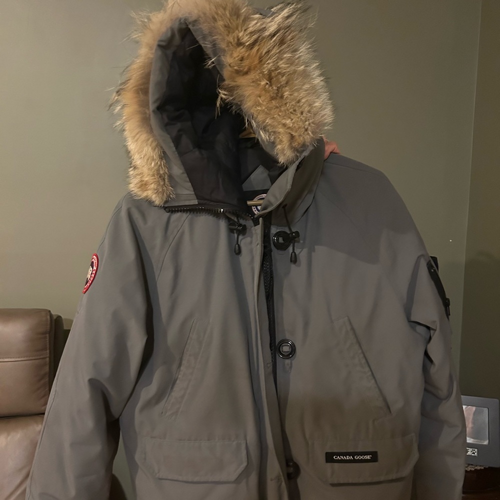 Grey Canada Goose Jacket🚨🚨‼️‼️